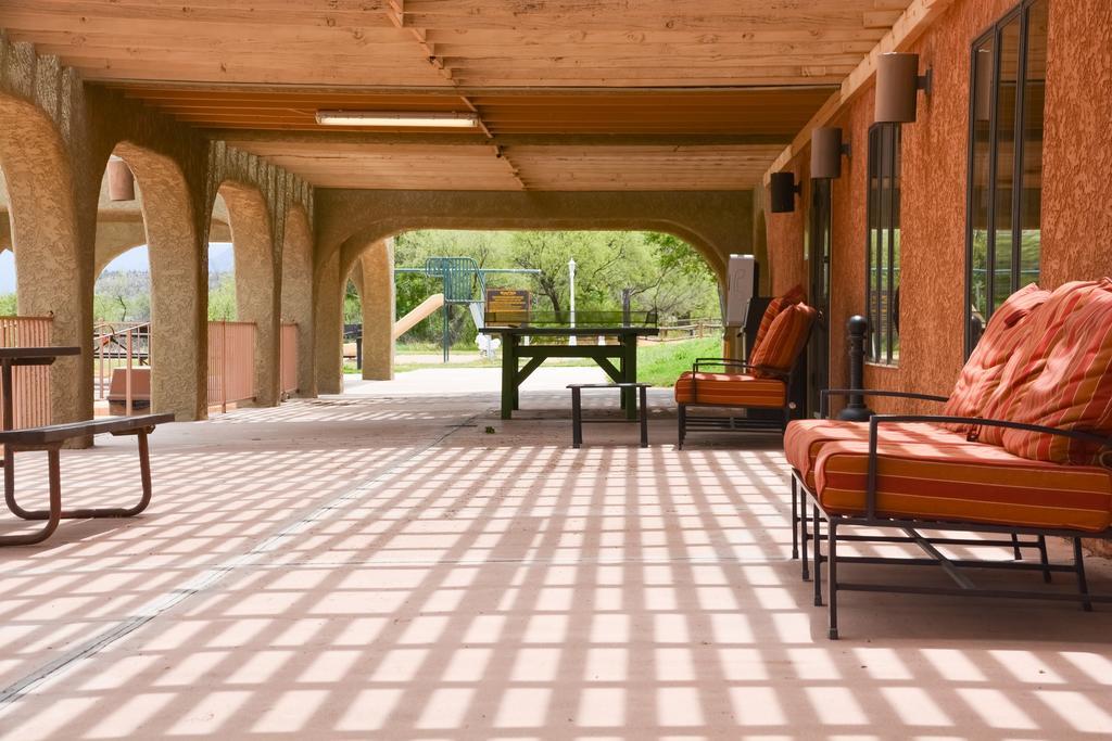 Verde Valley Studio Park Model Cabin 16 Котънууд Екстериор снимка