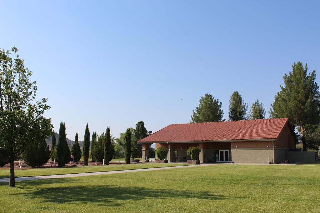Verde Valley Studio Park Model Cabin 16 Котънууд Екстериор снимка